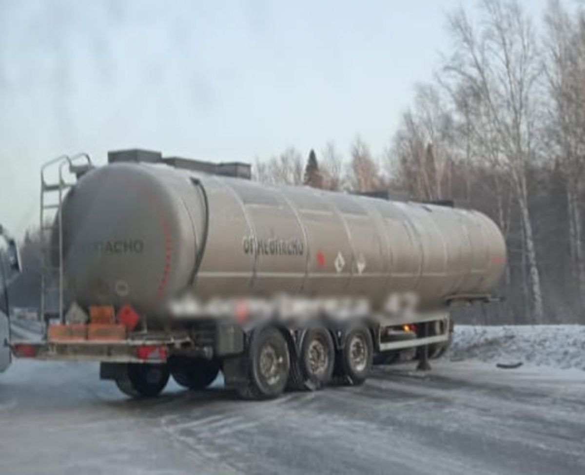 Машина перегородила выезд