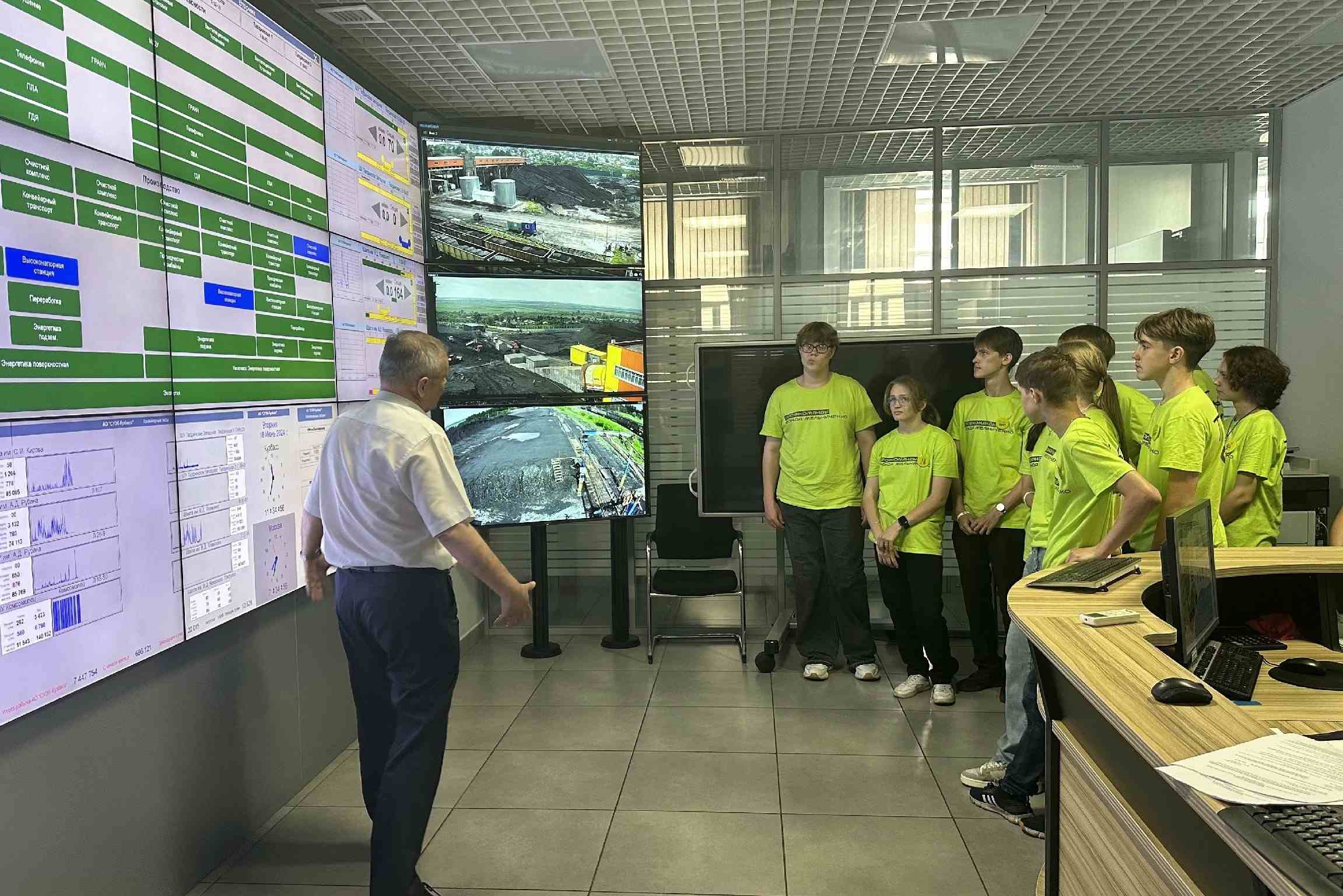 На предприятиях СУЭК закончился первый сезон стажировки для подростков из «Профкоманд.ФМ»