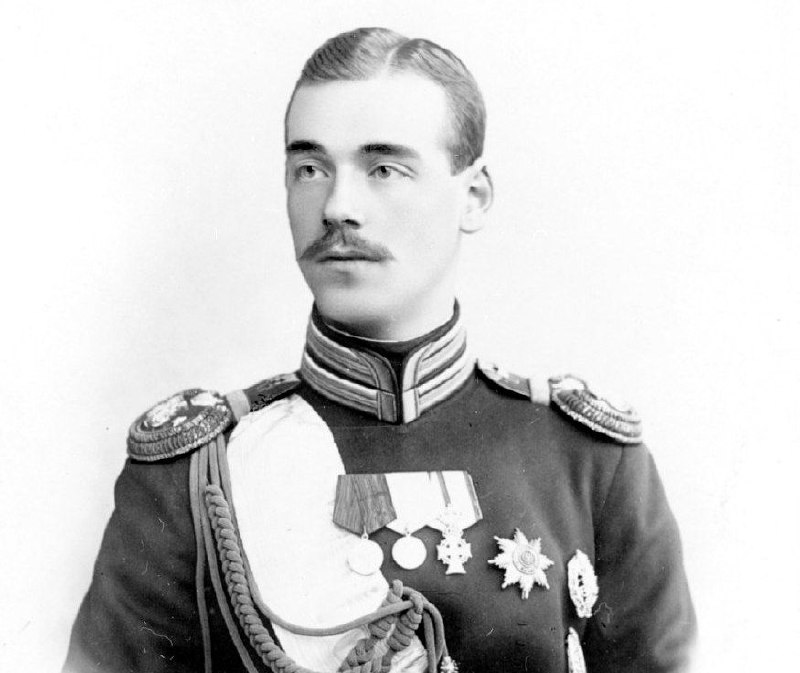 Кузбассовец заявил о родстве с династией Романовых и принёс 128 фотографий для доказательства