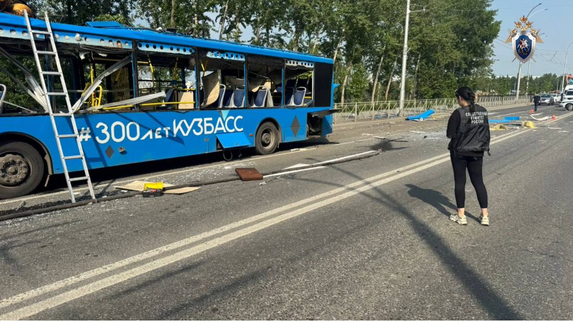 Следком возбудил уголовное дело из-за «хлопка» автобуса в центре Кемерова