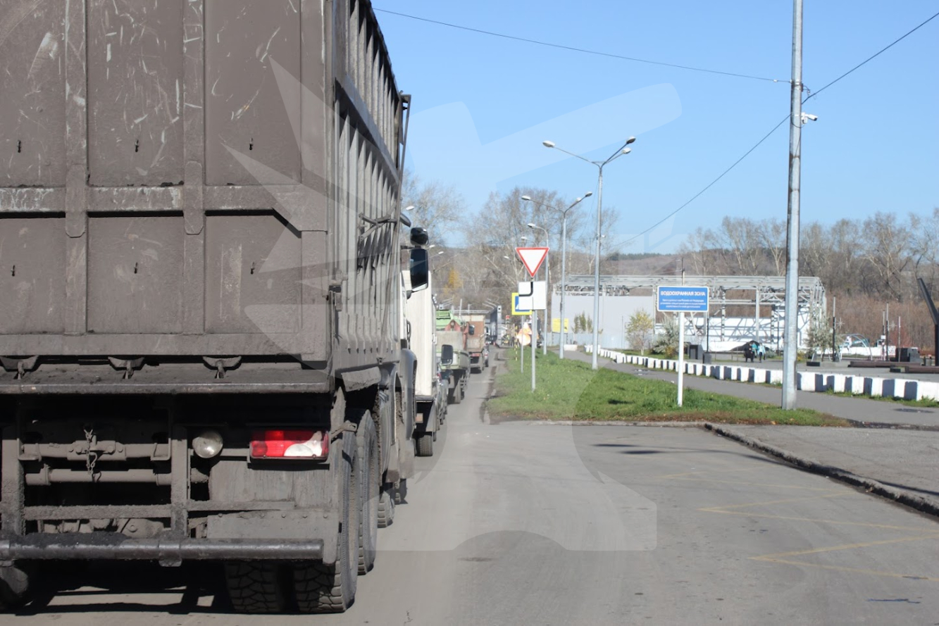 Полгорода раком всё же поставили: единственный въезд в Дальнее Куйбышево оказался перекрыт