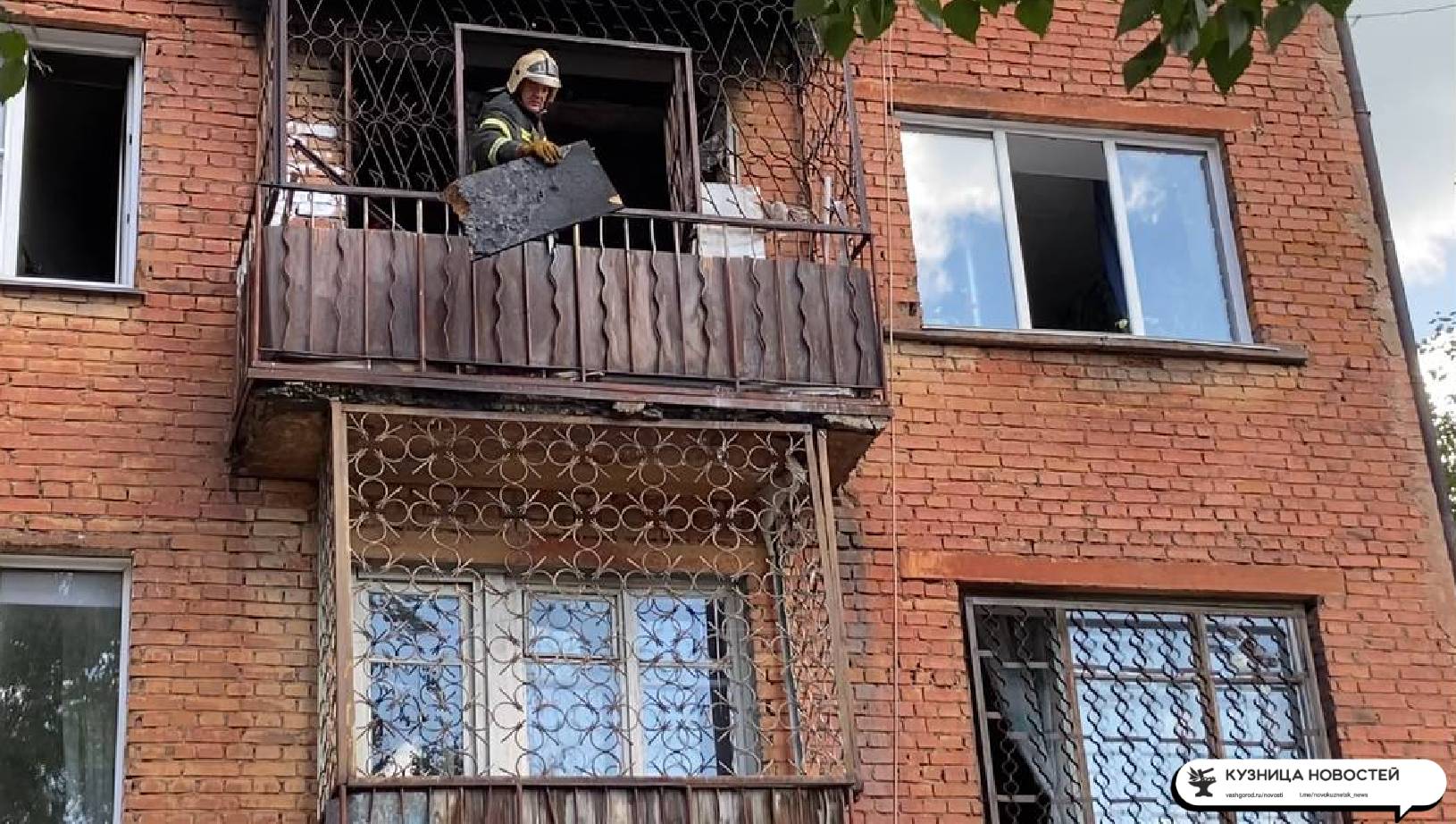 «Как напьётся, в драку лезет»: что соседи говорят о причине пожара на Строителей