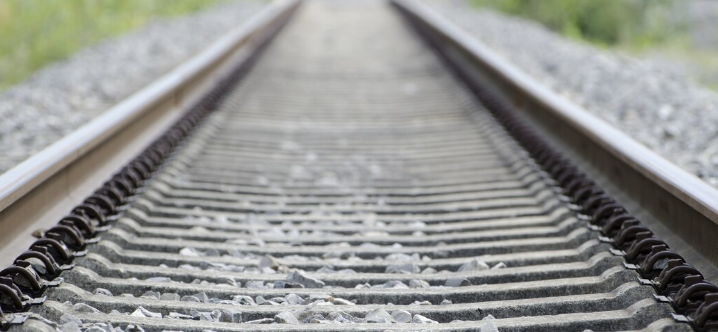 Секунды невнимательности: роковой переход через пути унес жизнь женщины в Кузбассе