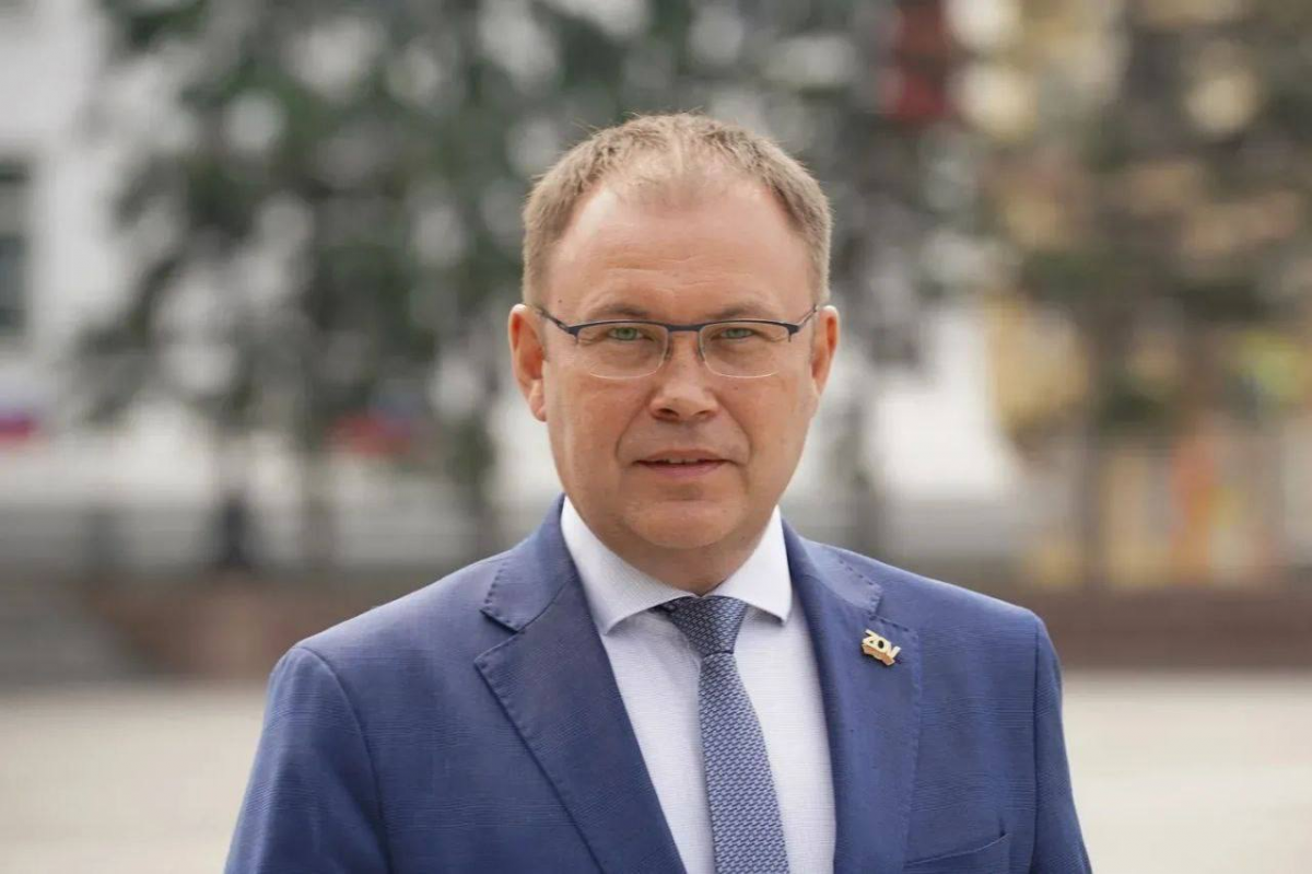 «За большой вклад в развитие Кузбасса»: Путин наградил Илью Середюка орденом