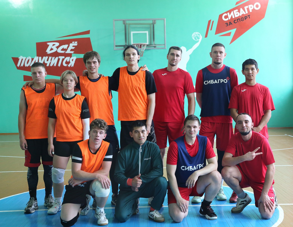 Компания «Сибагро» превратила школьный спортзал в арт-объект