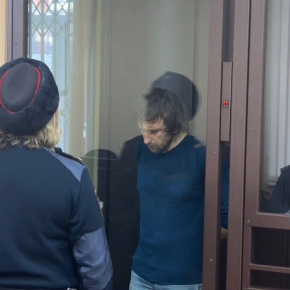 Истязателю сбежавшего из дома 12-летнего мальчика продлили арест