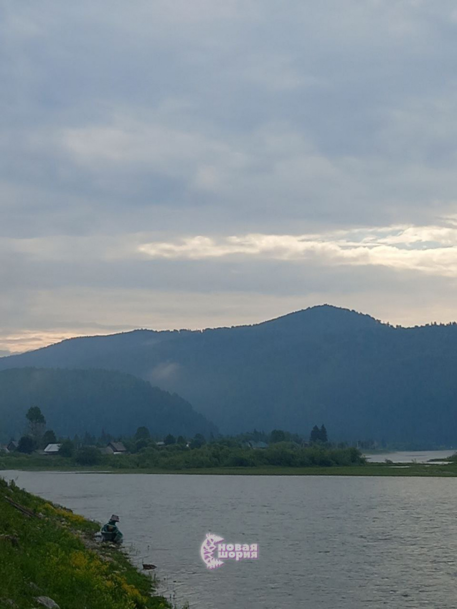 Всё на контроле: автобусы не ходят, машинам не проехать, жители запуганы