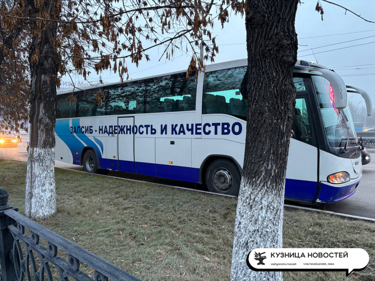 Привет из прошлого: в Новокузнецке заметили необычный автобус